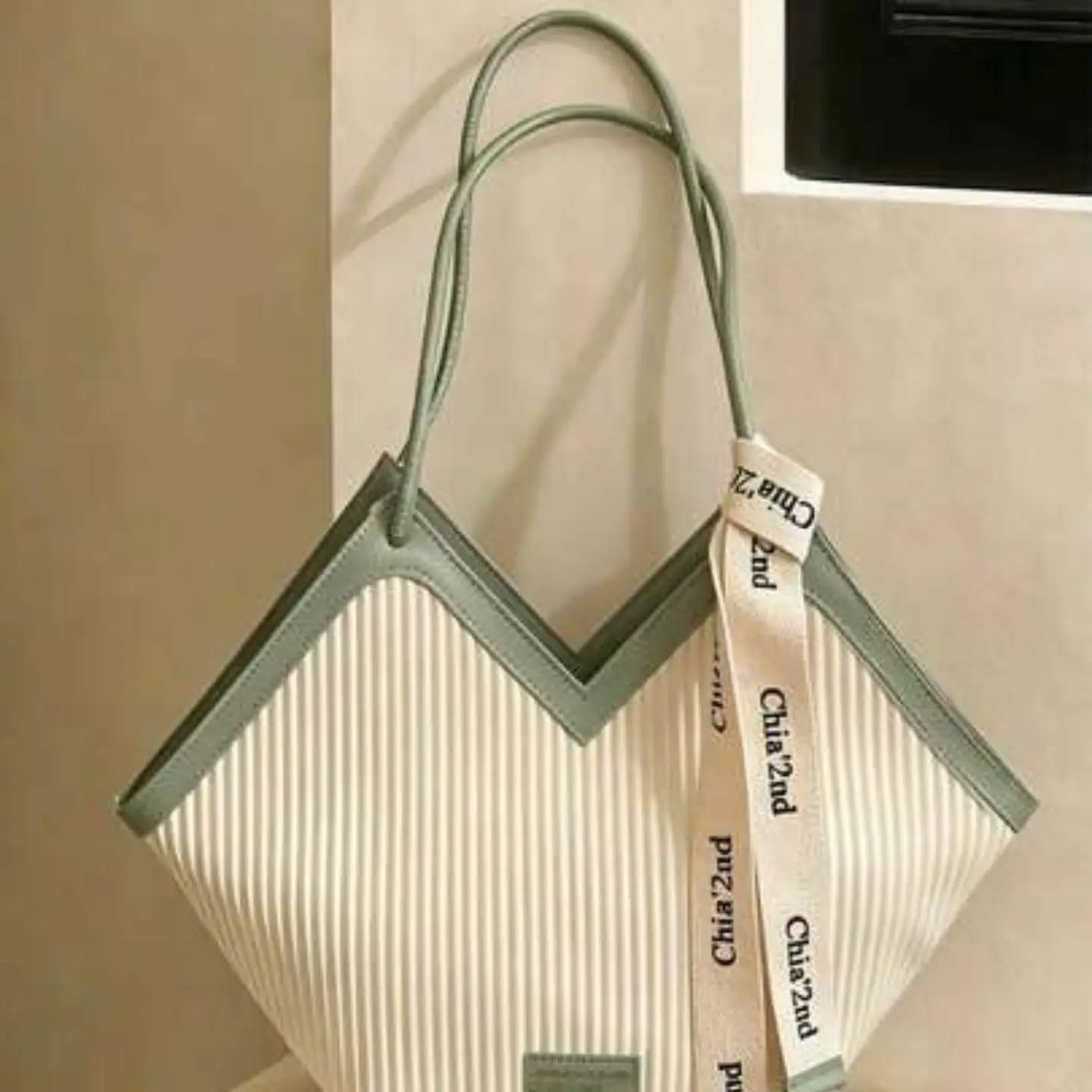New Fashionable Multi-Function Contrast Color Design